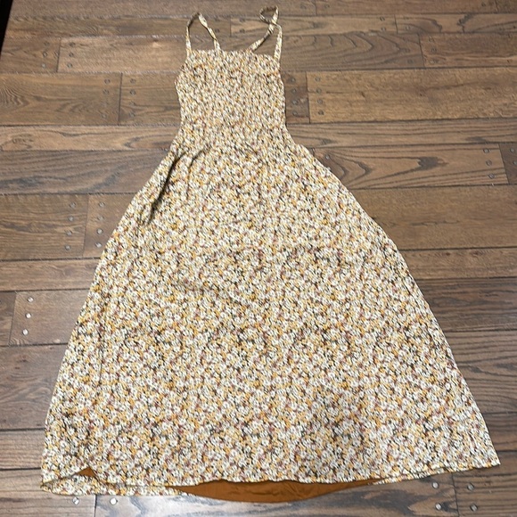 Faithfull the Brand Claretta Smocked Floral Midi Dress - Picture 1 of 5